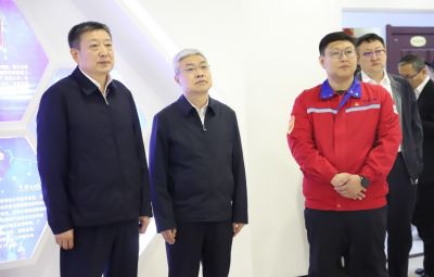 黑龙江省委副秘书长王辉莅临九洲国际官网参观调研
